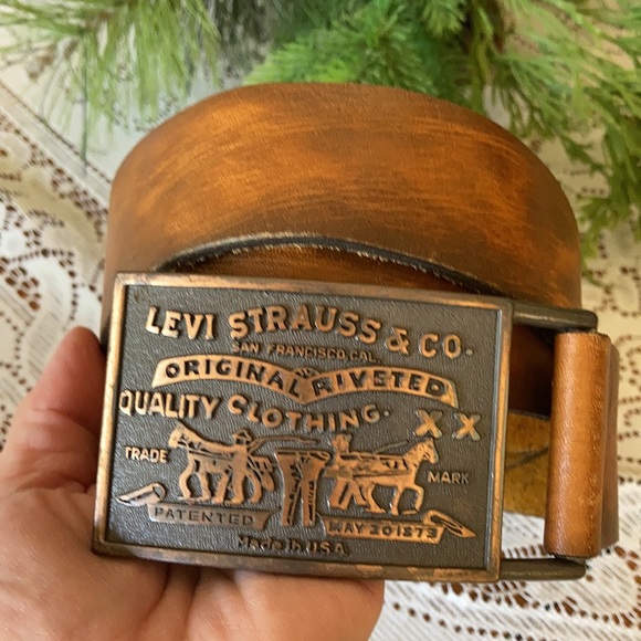 Levi's Accessories - Levi’s Strauss Original Riveted Leather Belt Sz 34